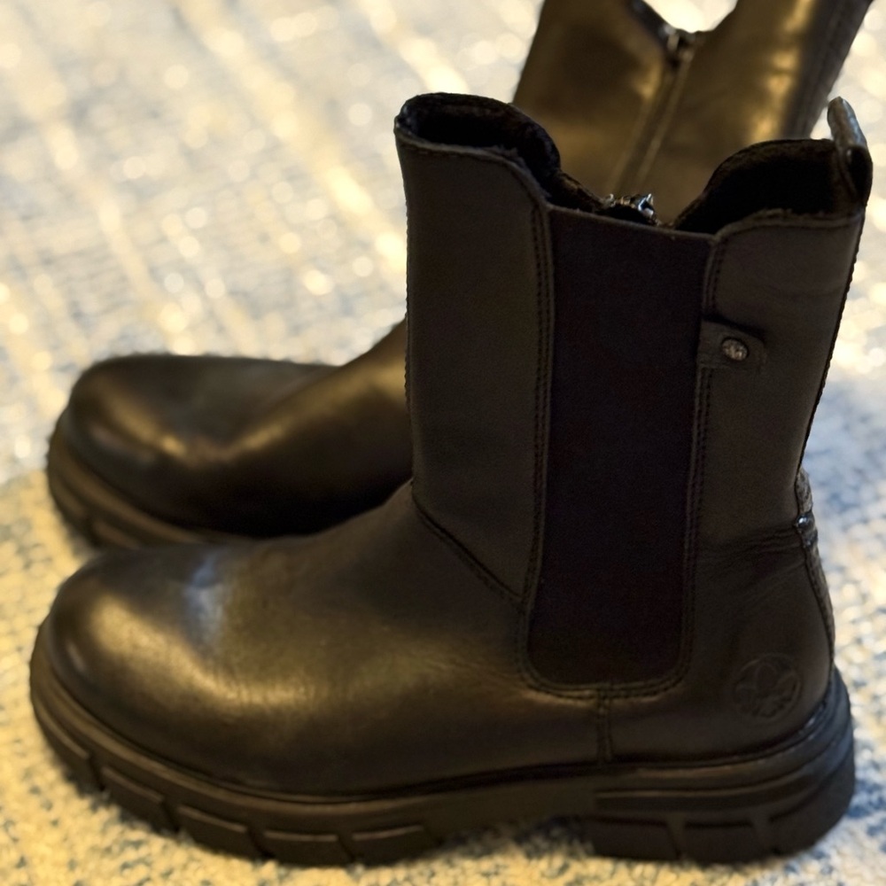 Rieker mid Chelsea boot zip up - brand new size 37